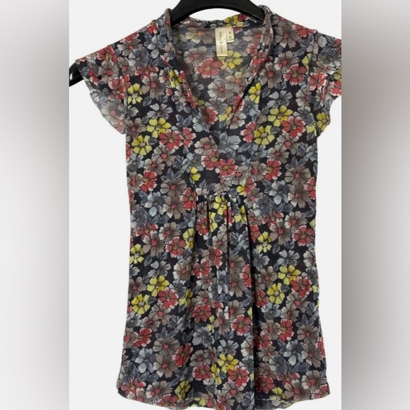 Daisy & clover floral lightweight blouse - Picture 10 of 10